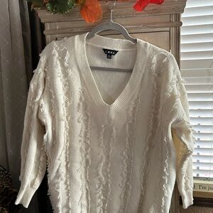 J. NNA Cream V-Neck Sweater